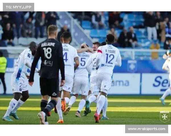 法甲前四名分差仅5分，创近15年最激烈争冠格局